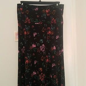 Lularoe small maxi NWT with roses
